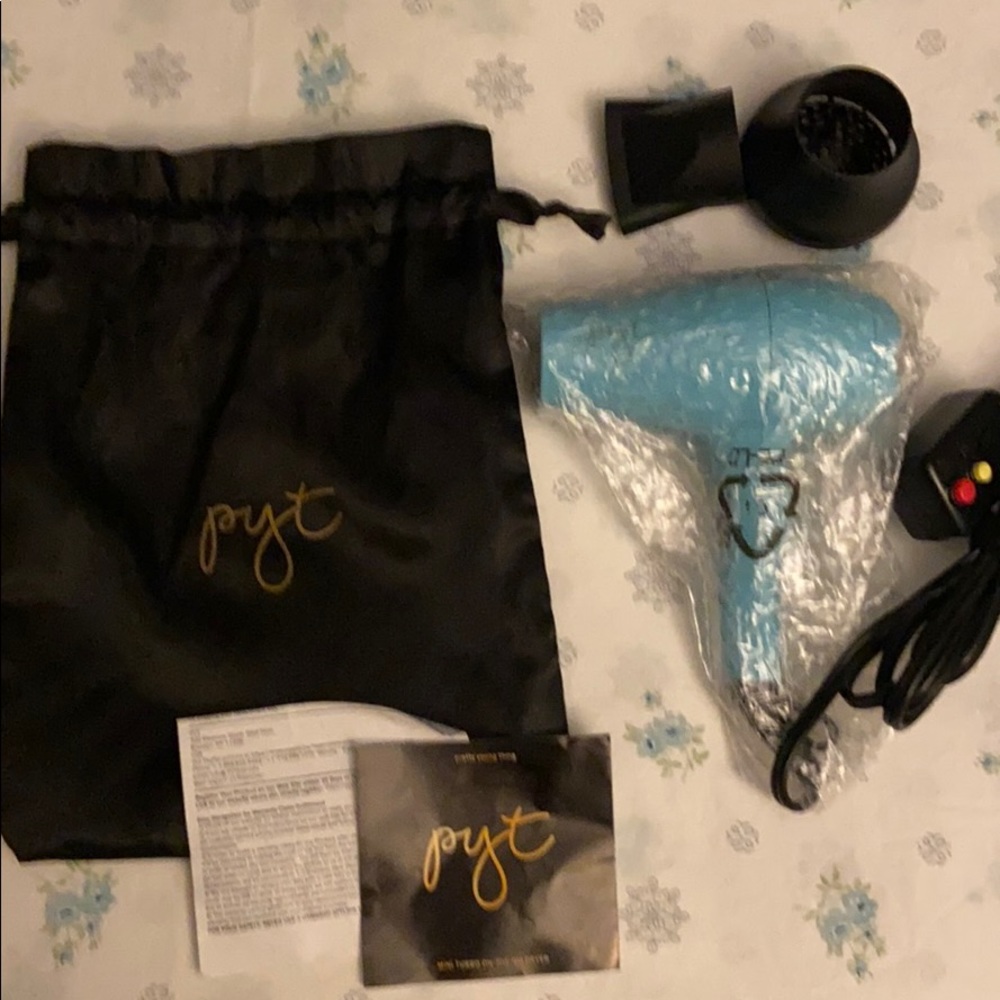 Pyt